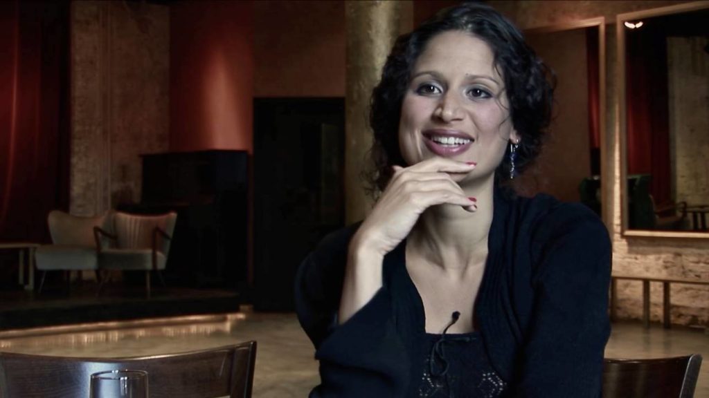 Con el Tango an Urquiza documentary film scene with Ester Duarte Interview in the Salón Urquiza, Berlin